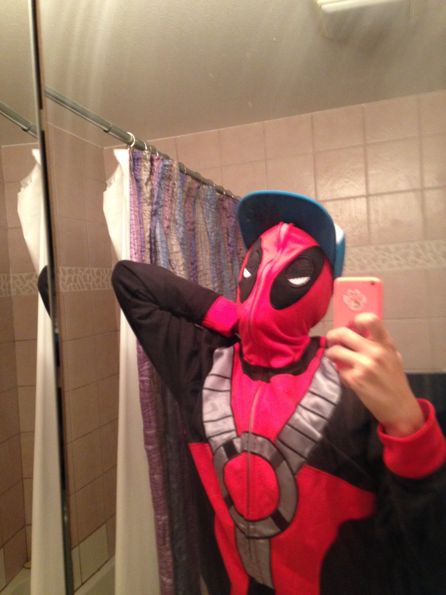 CloakandKill's tweet photo. Got some new merch today ~Deadpool hoodie ~Dipper pines hat@ComedicMerc @Dipper_Pines https://t.co/t6XfgVY3jZ