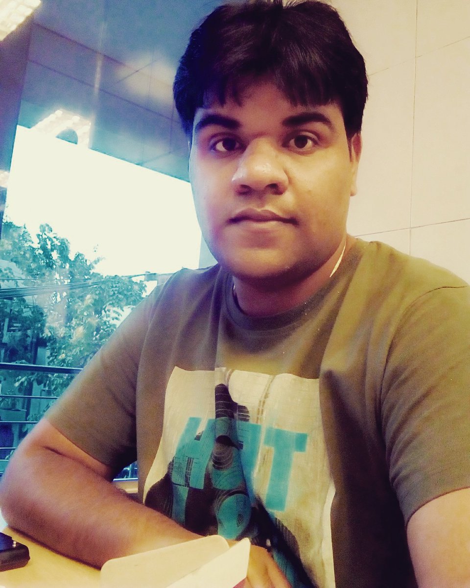 DHIROOOO's tweet photo. #midweek#funtimes https://t.co/GbvMGSui0s