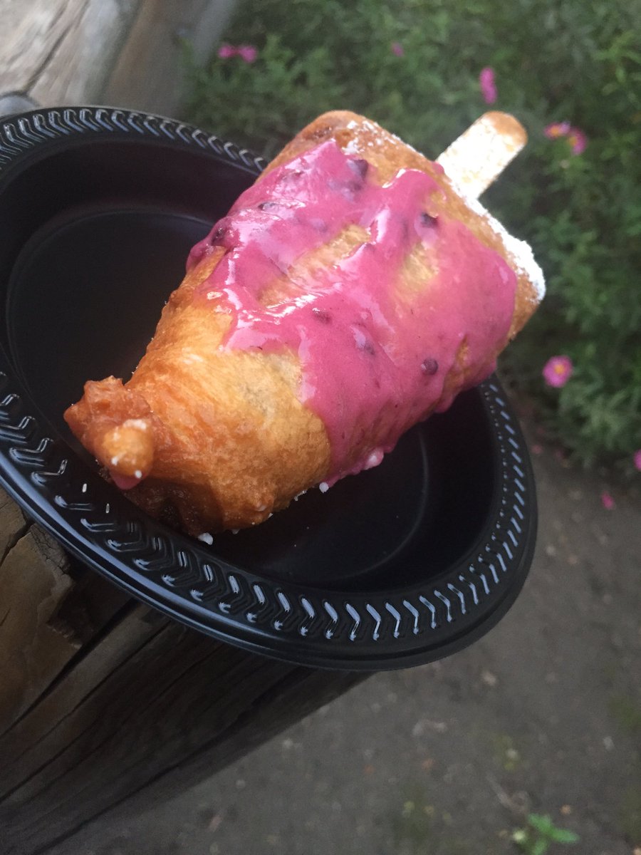 MousePlanetAVP's tweet image. Meet the #FunStick , new for 2016. It's 2000 calories of deep-fried cheesecake, and it's really, really good.