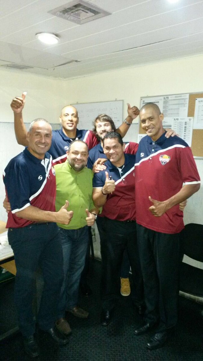 FanaticoBasket's tweet photo. RT argenisjmartine: Buena serie y buena barrida gigantesguayana cada vez mas cerca de nuestro 1 er objetivo https://t.co/1fWDOkhgnr #LPB20…