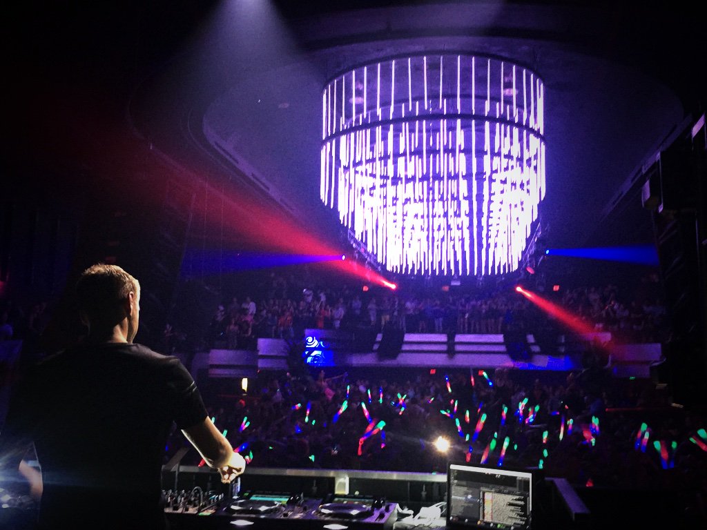 EDMNYC (@edmnyc) on Twitter photo MMW: <a href="/arminvanbuuren/">Armin van Buuren</a> putting us in a serious #trance at <a href="/icon_miami/">Anna Miles</a> right now!!! #arminvanbuuren #asot MMW: <a href="/arminvanbuuren/">Armin van Buuren</a> putting us in a serious #trance at <a href="/icon_miami/">Anna Miles</a> right now!!! #arminvanbuuren #asot