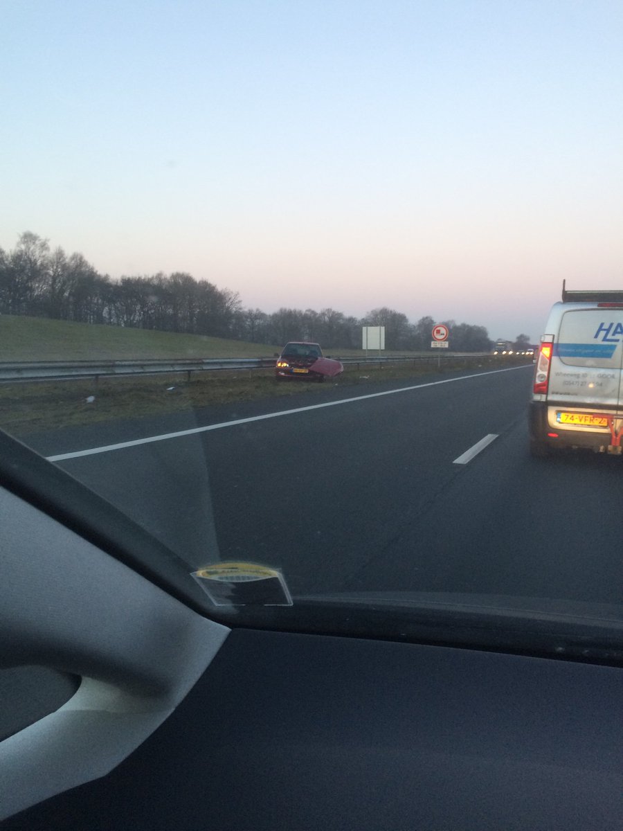 Jimmink1971's tweet photo. @rtvoost file door eenzijdig ongeluk thv Holten. #A1 Hengelo -Apeldoorn https://t.co/ZDXbSoO7EA