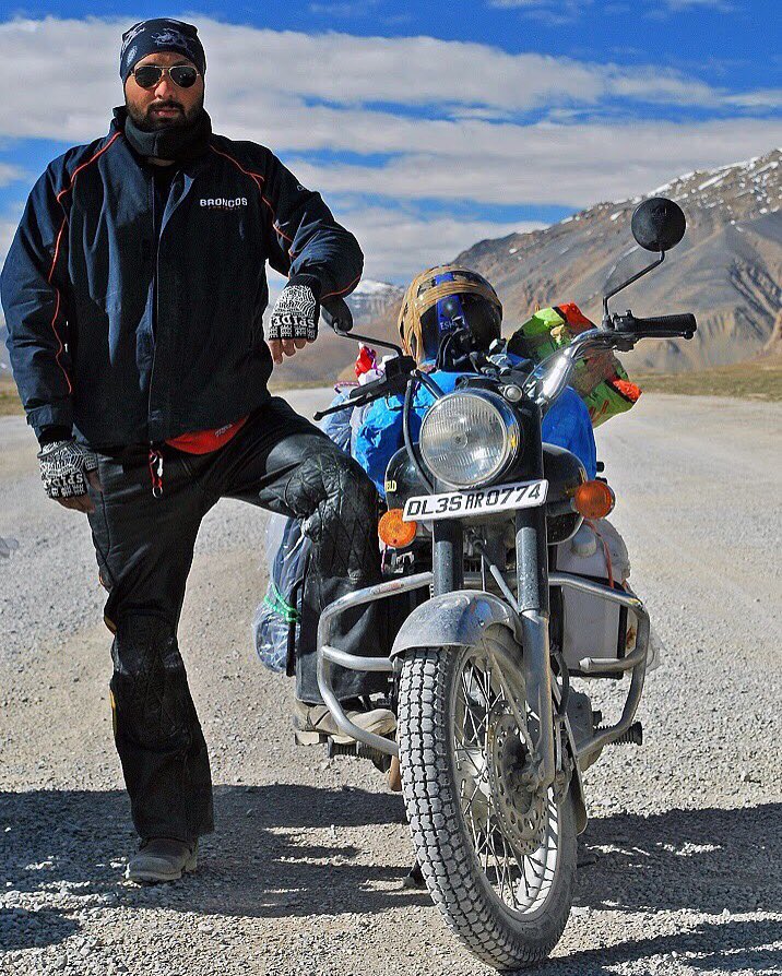 karantraveller's tweet photo. This beast has taken me to unimaginable places. @royalenfield #RoyalEnfield #bullet #leh #standard500 https://t.co/KSM4MDvky9