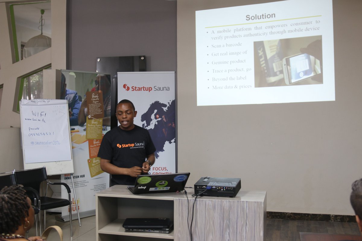 Funguo_Tz's tweet photo. The startups continue to pitch their innovative concepts/projects. #innovationweek2016 https://t.co/aANruI6VEi