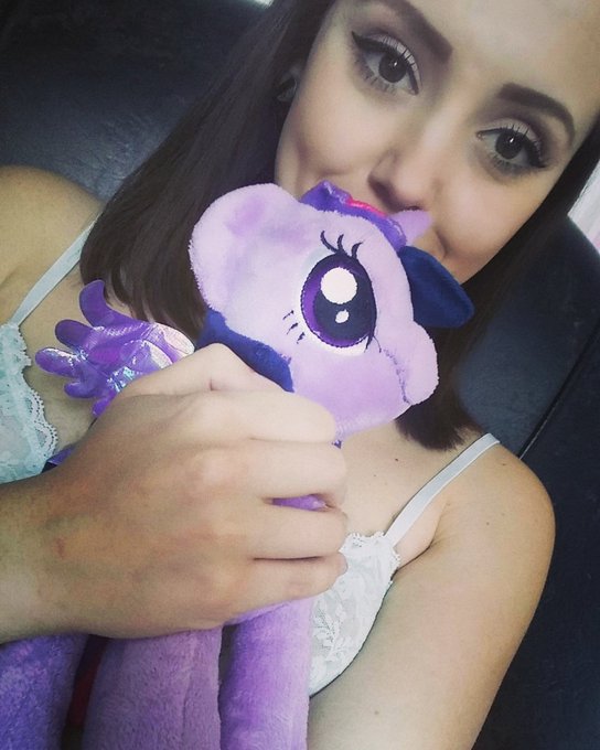 Creo que soy bastante adorable...😂😂❤ https://t.co/XHHl23QWzG<a href="/tag/mvsales"class="tags"><span>#mvsales</span></a>