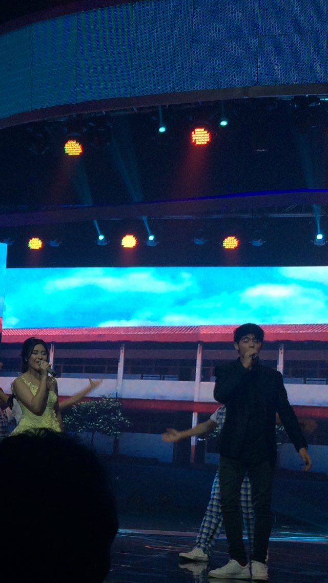 nurrsitye12's tweet photo. @alysyarief @PrillyBie jd Opening nyanyiin Soundtrack film Sherina  #AliandoAtIBOMASCTV https://t.co/dV8SarmH6N