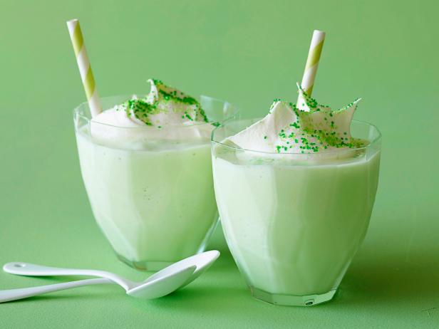 FoodNetwork's tweet image. Recipe of the Day: #StPatricksDay Mint Shakes foodtv.com/4f2cw!