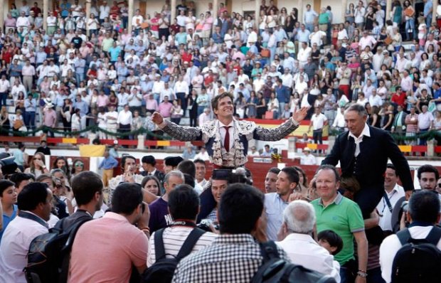 cultorocom's tweet photo. CÁCERES- Podemos, PSOE, y C´s apoyarán hoy que se retire la subvención a los toros https://t.co/Ap38qogiYy https://t.co/KltiZFcjYC