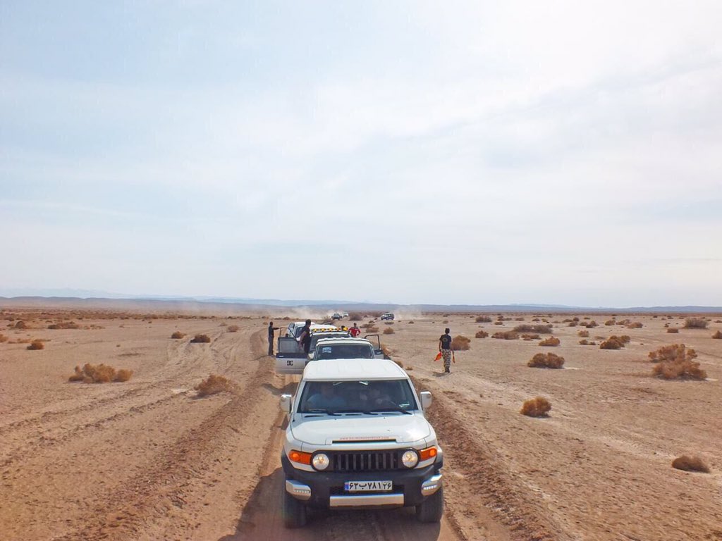 ssanazzz's tweet photo. #Iran #Khorasan #Traval by #car in #desert looks #amazing 😄 lets go together guys #TimeToVisitIran https://t.co/tmEAKnz76o