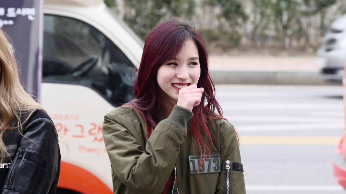 [트와이스] 팬들이 준비한 생일선물에 감동받은 미나리 | 인스티즈