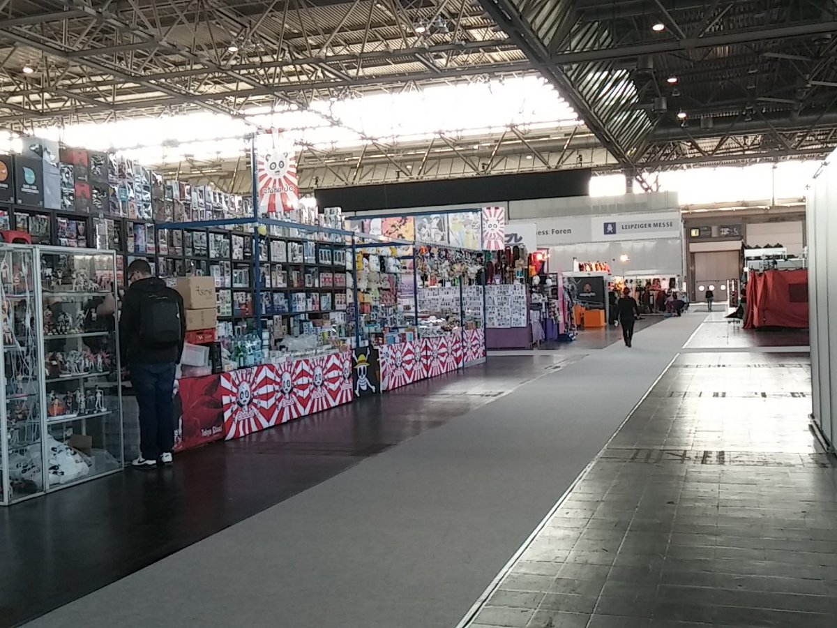 Cyanide_3's tweet photo. Noch eine Stunde zum Start der #LeipzigerBuchmesse ! #WikiaLive https://t.co/xslACvaYpr
