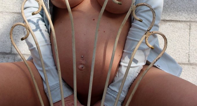 goede morgen omdat jullie mijn buik foto's zo missen hier 1 van vorige week #23weken #zwanger https://t<a href="/tag/zwanger"class="tags"><span>#zwanger</span></a><a href="/tag/23weken"class="tags"><span>#23weken</span></a>