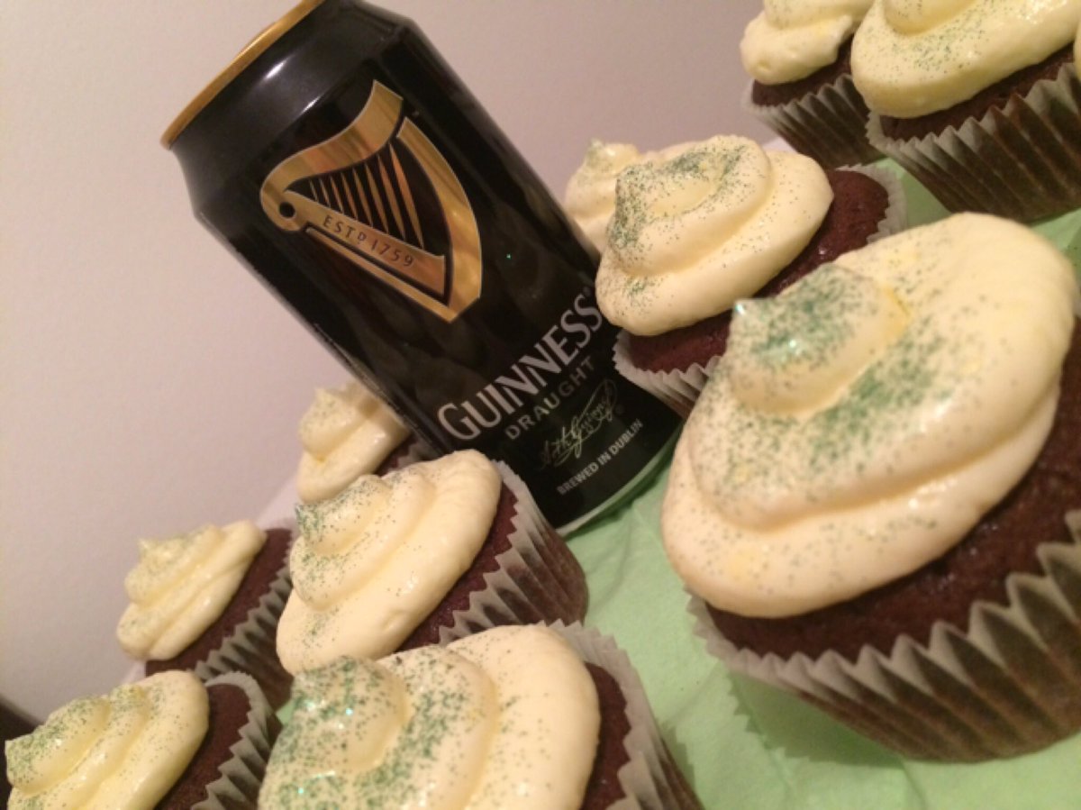 CakeClubApp's tweet photo. Happy #StPatricksDay everyone. We just found these #Guinness cupcakes on our #cakeclubapp, perfect way to celebrate https://t.co/smeOPHWyXe