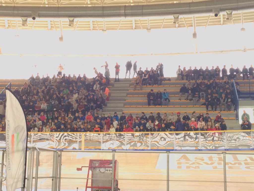 BritishCycling's tweet photo. Fantastic to see so many people here on the opening day of Para-cycling Track Worlds #ParaCycling2016 https://t.co/w36HiPAGyy