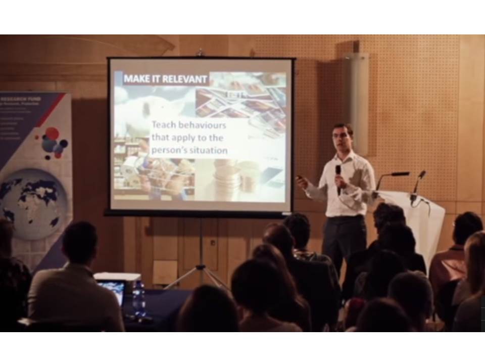 AXAResearchFund's tweet photo. In Money Matters, We’re Only Human - Jeroen Nieboer #axarf grantee, #PopDays 2014 : https://t.co/fbEpe65ZYr https://t.co/SiQh5TktEy