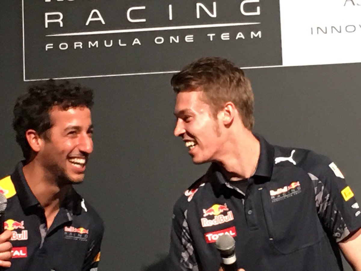 TMRTim's tweet image. so #AstonMartin #RedBullRacing "Aston Martin hyper car"@TMRnews
@danielricciardo "gonna have to drive it a lot"