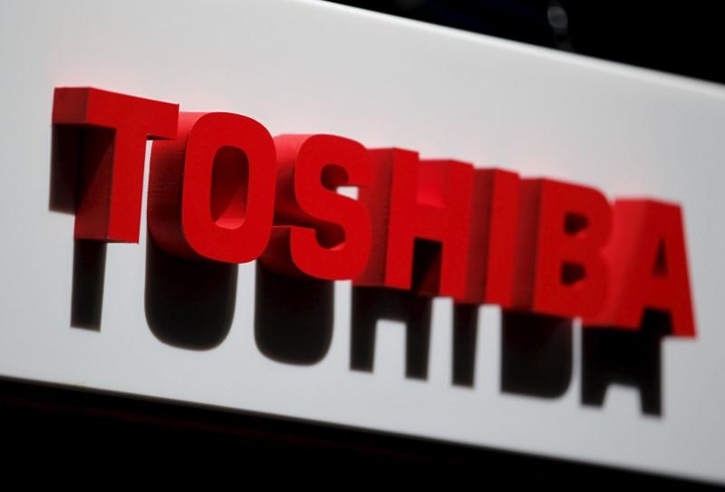 Toshiba to invest $3.2 billion in new Japan chip facility