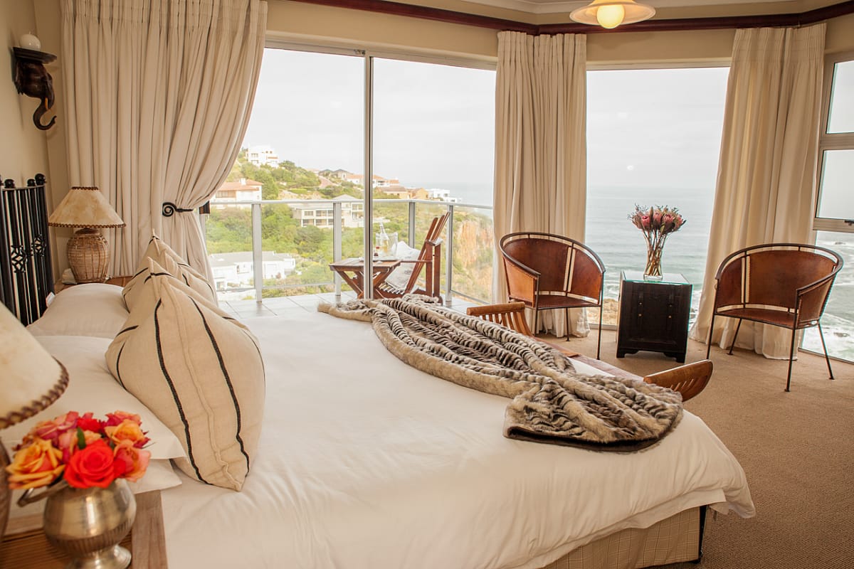 TravelGround's tweet photo. Only 4 days left to book this amazing special at Headlands House in #Knynsa https://t.co/MJSM5SkZ9X #LoveSouthAfrica https://t.co/UgBrIOaRKB