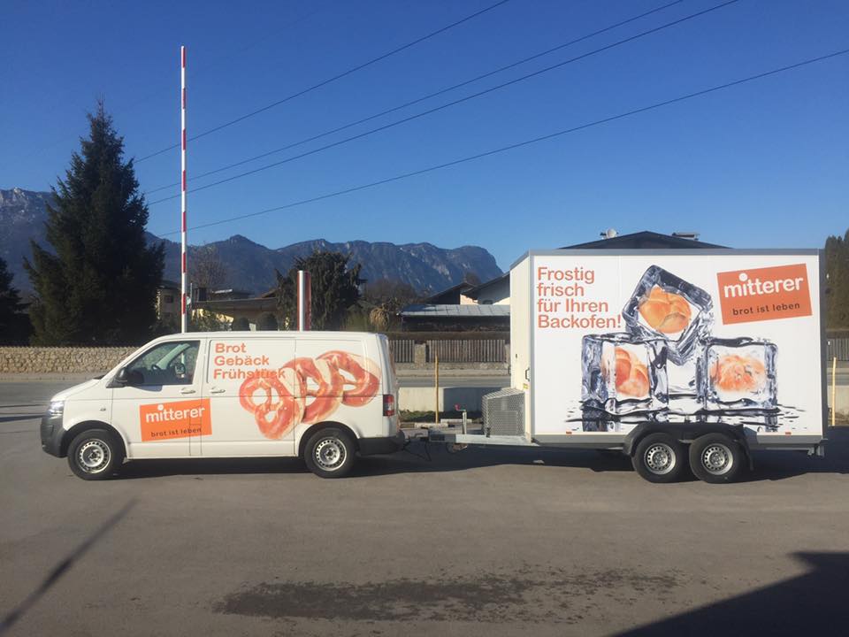 Unser neuer "Mitarbeiter" hat seinen Dienst angetreten!!! :-)
Nicht vergessen, Plambrezen und viele weitere Osterle