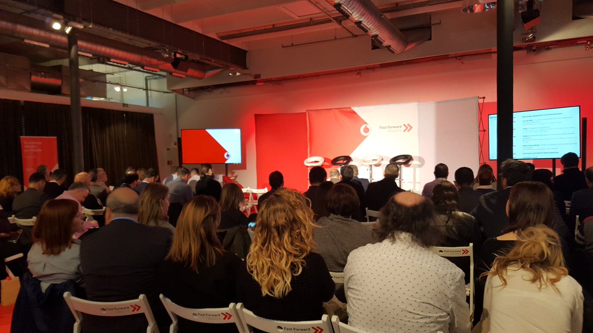 eligiral's tweet photo. Preparada para la #vodafoneFFS @Vodafoneempresa https://t.co/MOYcenj6hD