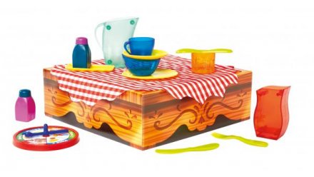 TacticGamesUK's tweet photo. RT if your going to play Crazy Café over Easter? #PullTheTableCloth #DontKnockOverTheDishes #CrazyCafe #Tactic https://t.co/Em9ycRc5l3