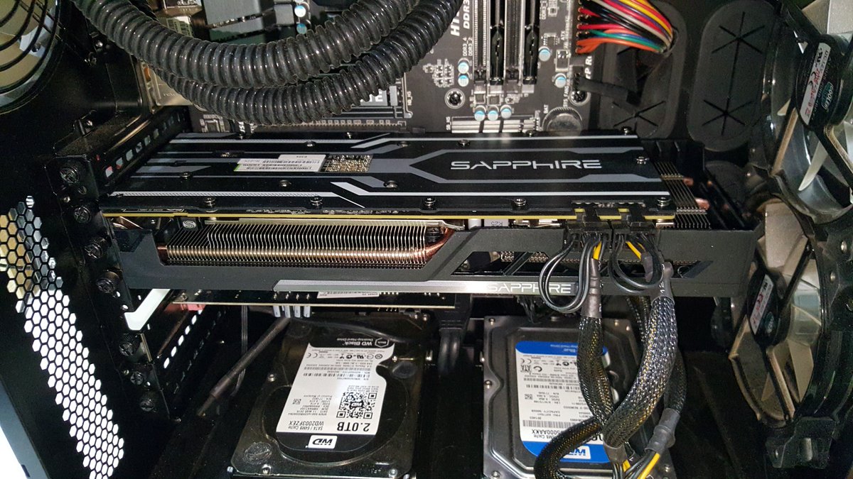 CyberDustin3d's tweet photo. @AMD_UK They do work very well. #390X #HappyStPatricksDay https://t.co/GQ9FAYPaE3