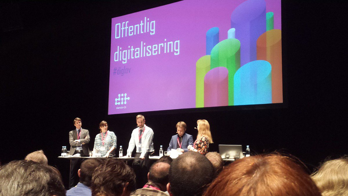 SMJeppesen's tweet photo. Paneldebat om den nye udbudslov - bedre mulighed for dialog @troelsvig @ibmdanmark #offdig #diglov https://t.co/FfJxsEjXe9