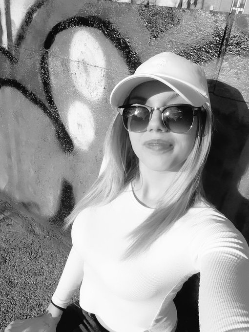 Paseeiitoo con el sol desde tempranoo https://t.co/GN0j4wuss4<a href="/tag/delicious"class="tags"><span>#delicious</span></a><a href="/tag/culazo"class="tags"><span>#culazo</span></a>