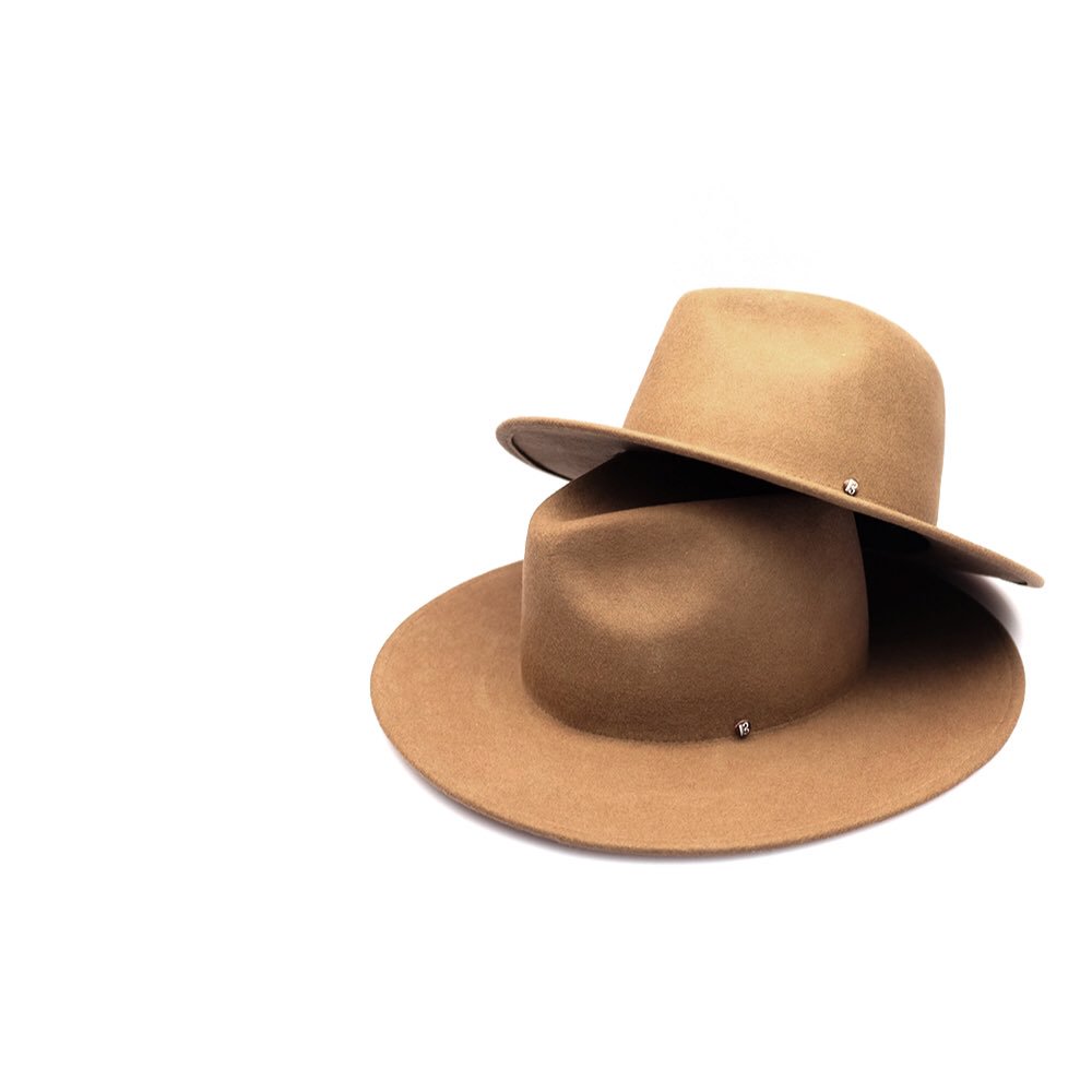 bowller_Design's tweet photo. Button Fedora #button #floopyhat #fedora #wool #felt #bowllerhat #hat #classichat #wine #tan #bronze #umber #camel https://t.co/SwAsB8huhx