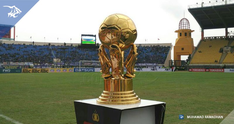 simamaung's tweet photo. Piala yang diperebutkan :) #PersibDay https://t.co/lSZYg50iMt