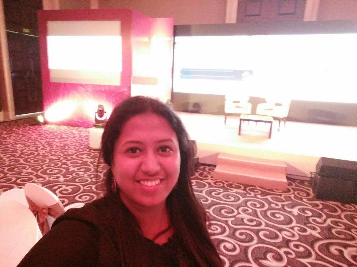 Madanpanathula's tweet photo. Our star @ArpithaC ready 4 the show. Make way for the star! #AxisMoves Grand Finale @KNOLSKAPE #GamificationPartner https://t.co/KMY7ty3gRG