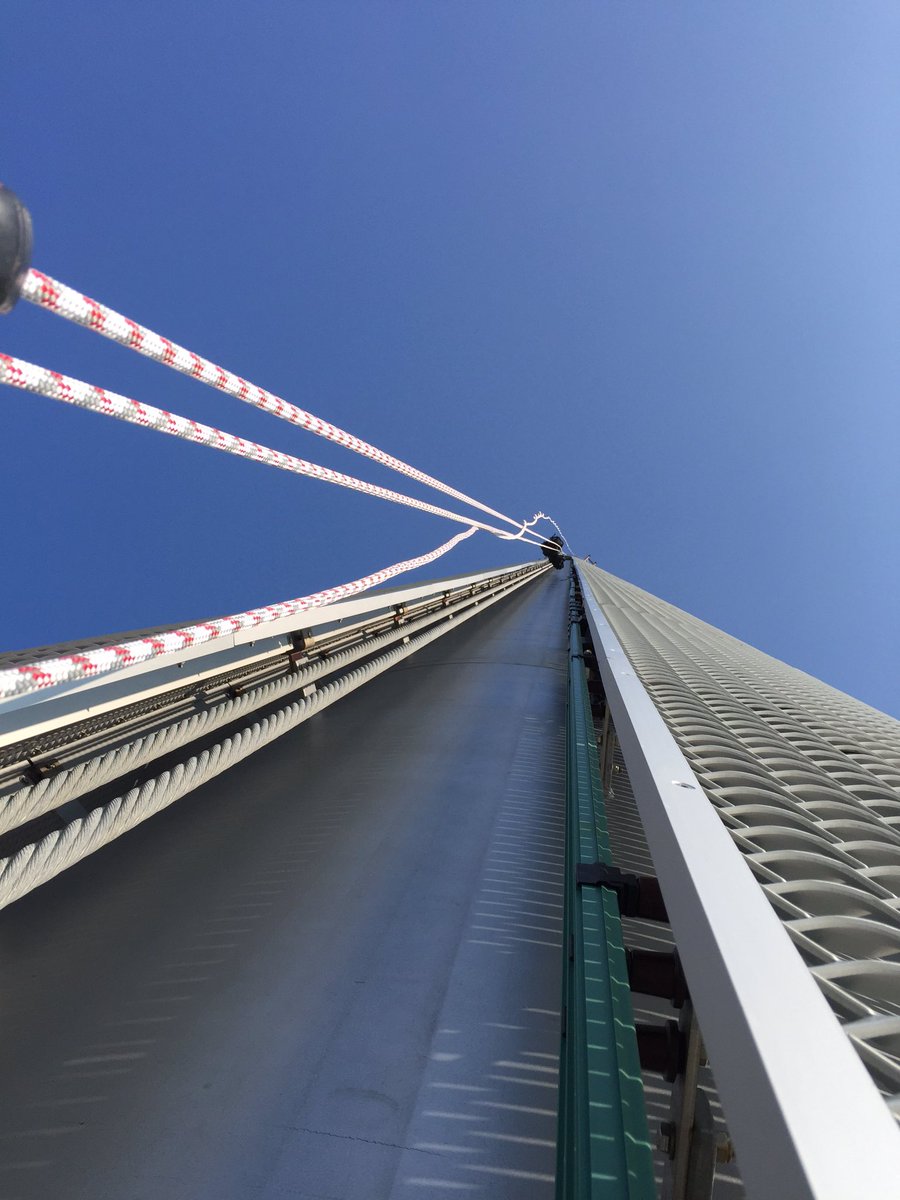 edgeropeaccess's tweet image. Climbing the full 530ft of the i360 ! Love my job!