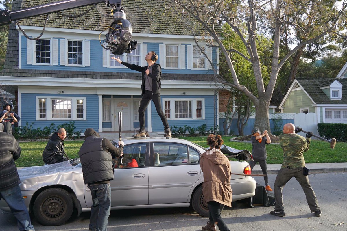 olobersyko's tweet image. Behind the scenes of 'Follow You' !