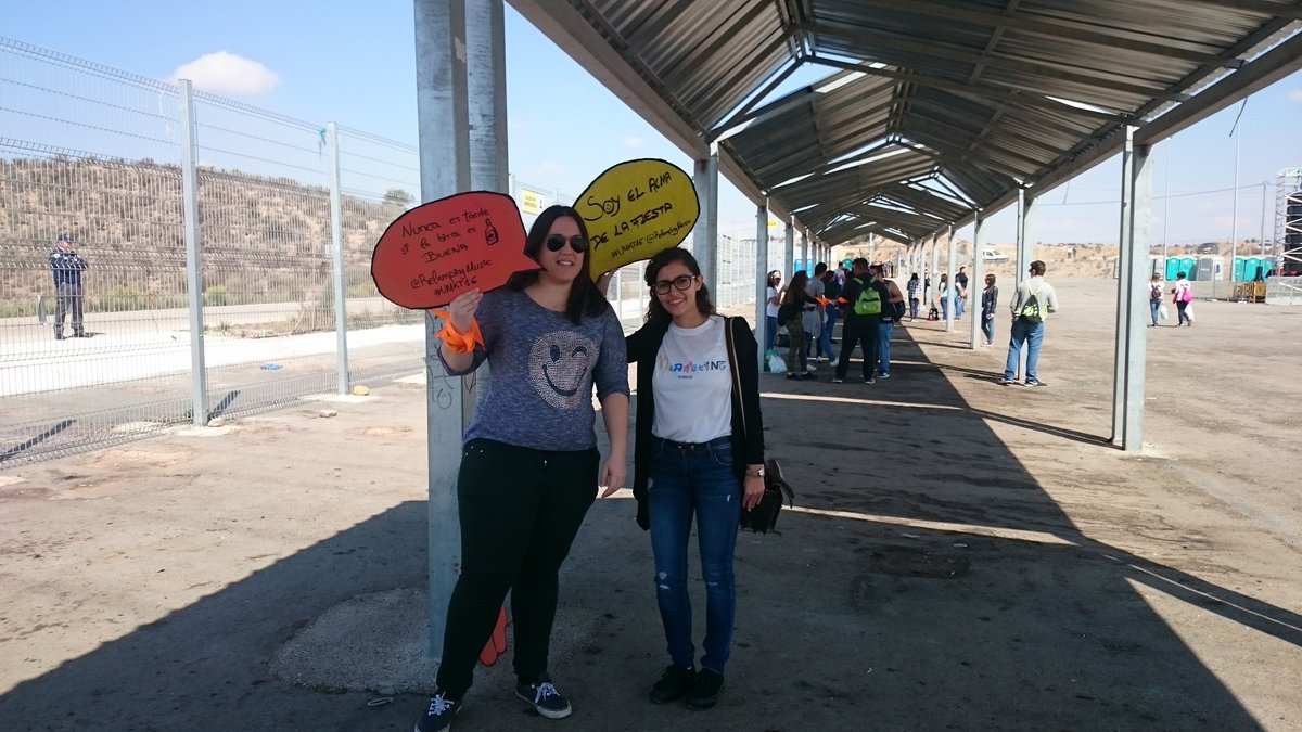 RelampingMusic's tweet photo. Andrea y Ainoa las primeras en llegar #Umkt16 @RelampingMusic https://t.co/81x6EhHtf6