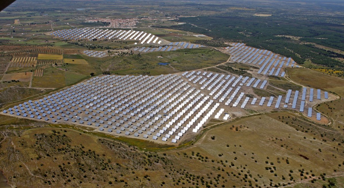 La energía solar fotovoltaica se alía con la agricultura bit.ly/1RmpPrr