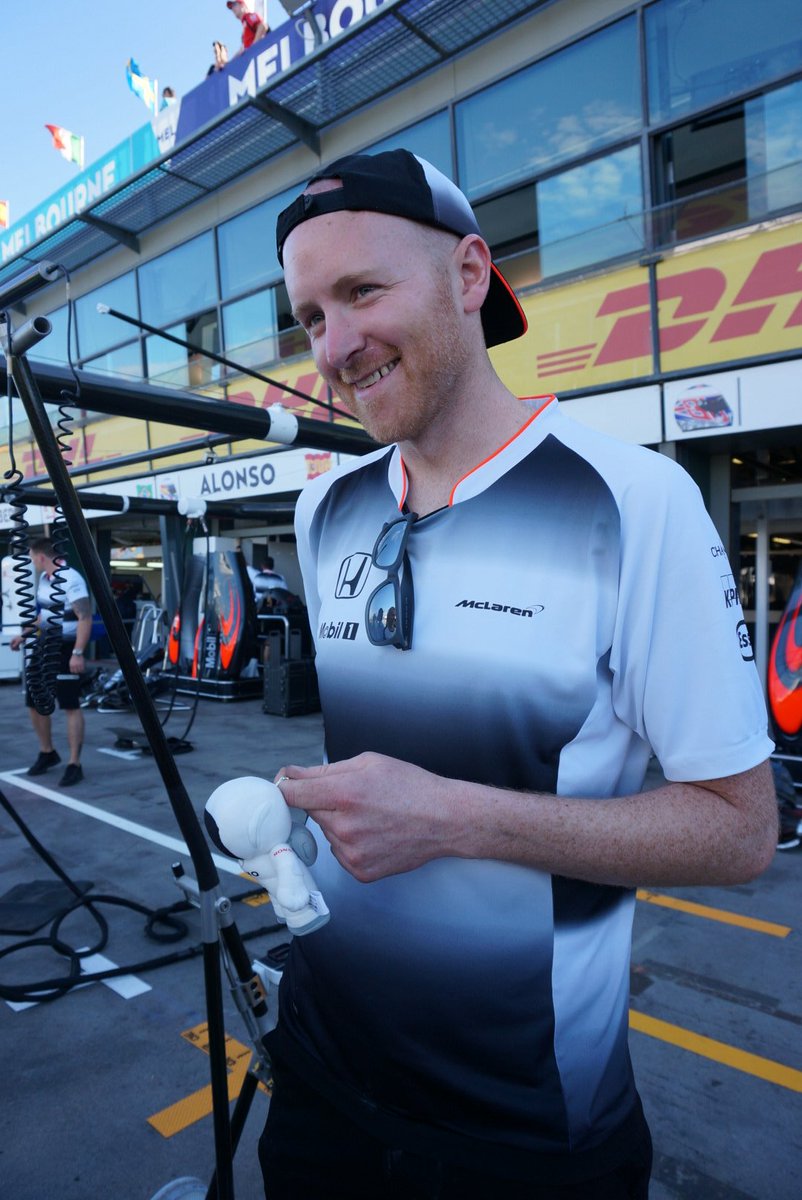 Asimo_F1's tweet image. Just hanging out with some cool @McLarenF1 @HondaRacingF1 mechanics at the garage! #coolrobot #bestjobever