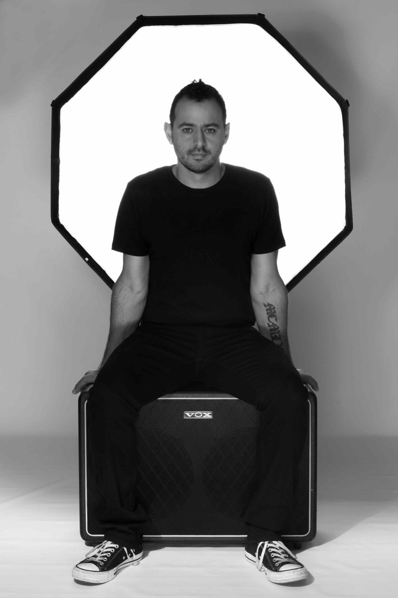 UniBarPerth's tweet photo. A once off show! Max Fredericks will be live from 6pm-8.30pm tomorrow night! More https://t.co/iTRFnYFznq https://t.co/MM9Q6CvmqB