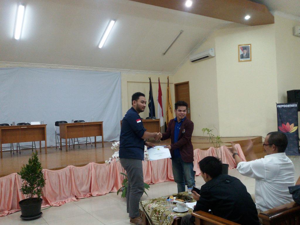 PROVOCATIENTS16's tweet photo. Selamat kepada pemenang kedua Dari Universitas Sulawesi Bar at :) https://t.co/kID97QxmOM