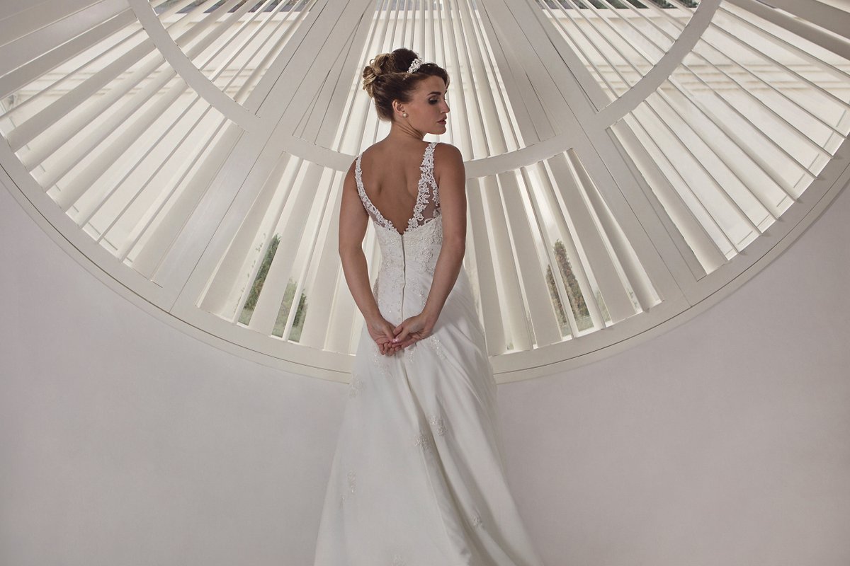 ProposalsBride's tweet photo. Don't forget, this Saturday is our House of Nicholas Day.  See their new dresses 2016/17 dresses! #proposalsswinton https://t.co/loMmUwIQye