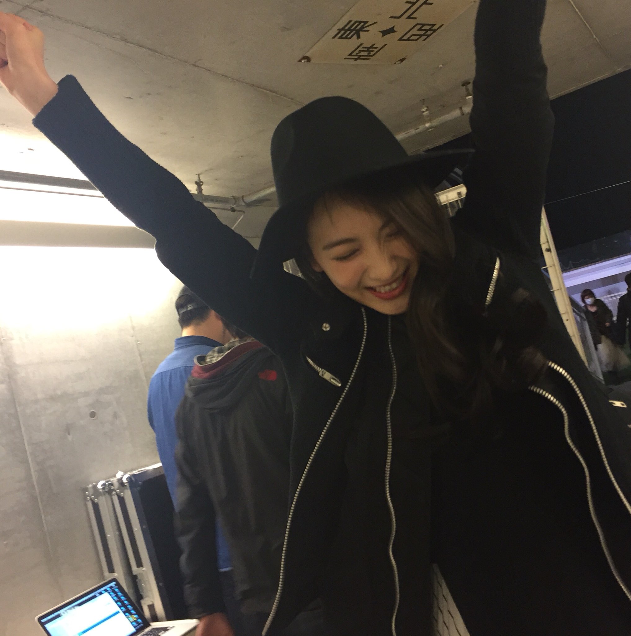 Cdvu41jUIAAfo0A.jpg:orig