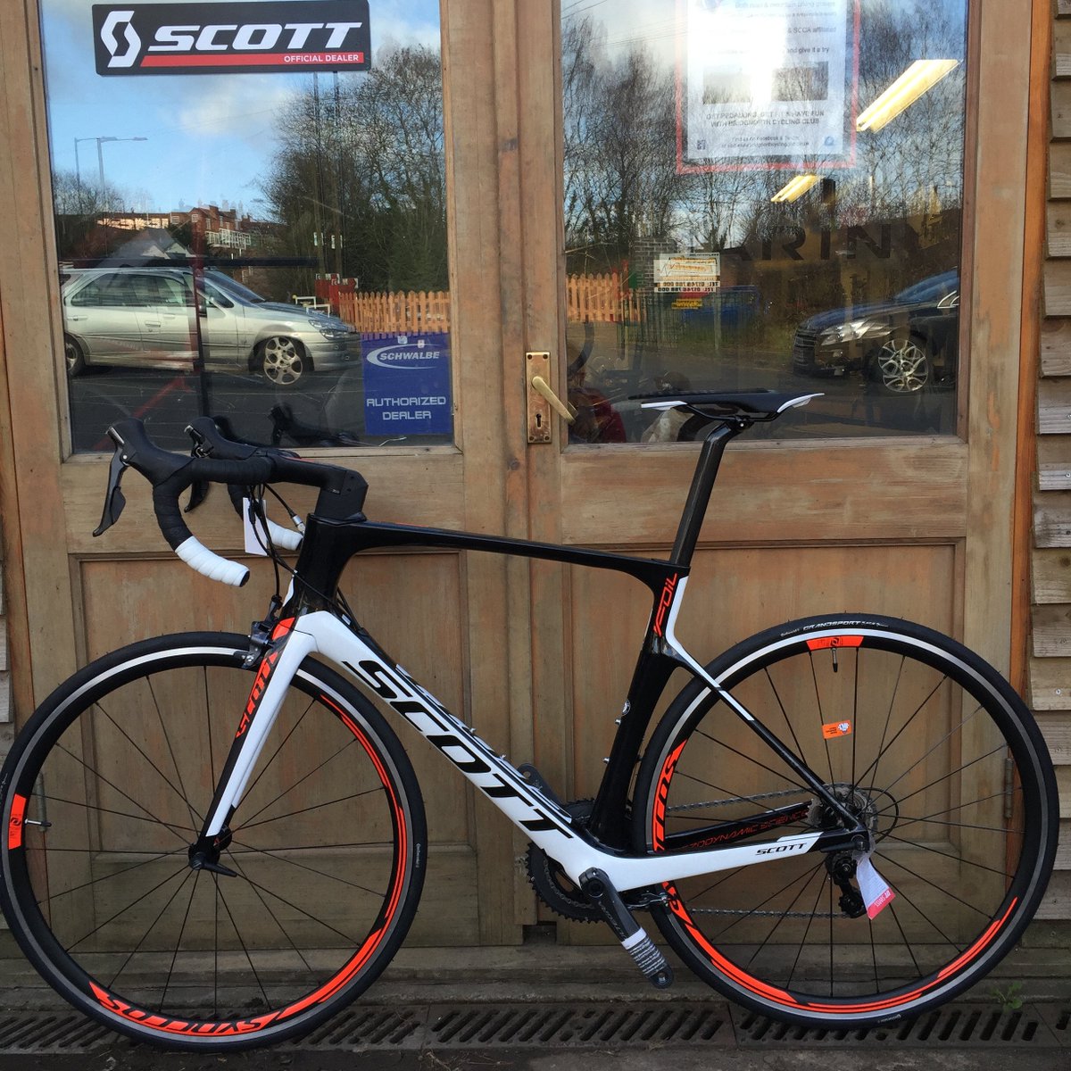 Lee Howen (@TANGOZESTY) | Twitter