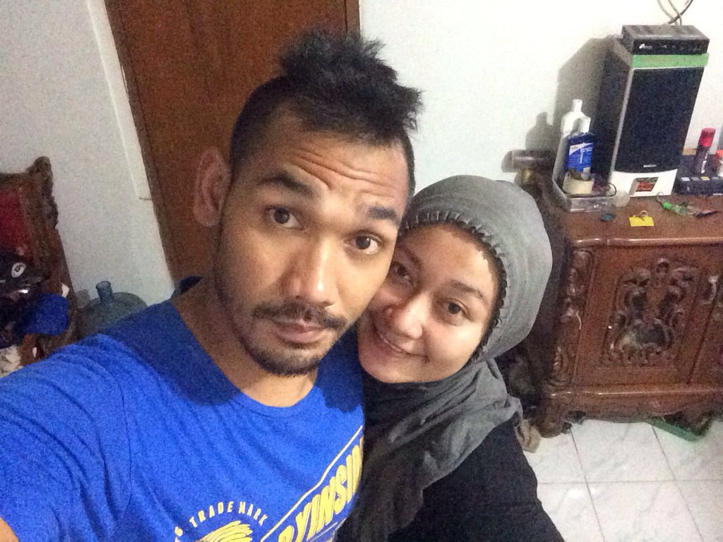 thiaa46's tweet photo. love u 😘😍💋❤️ https://t.co/XvHmDDgeSF