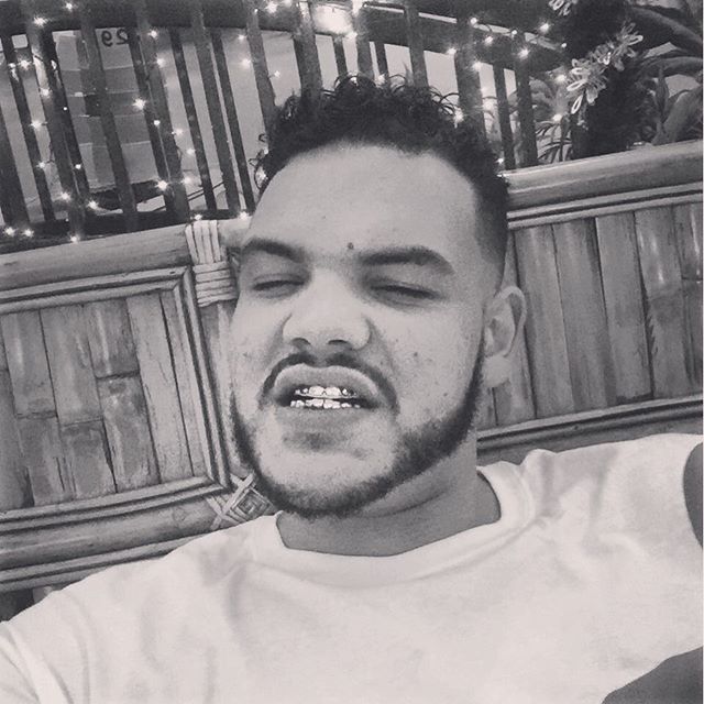 Sadekniuum's tweet photo. Bonne journée mes khikhis 💪💪💪💪 https://t.co/xAqJQrIf1S