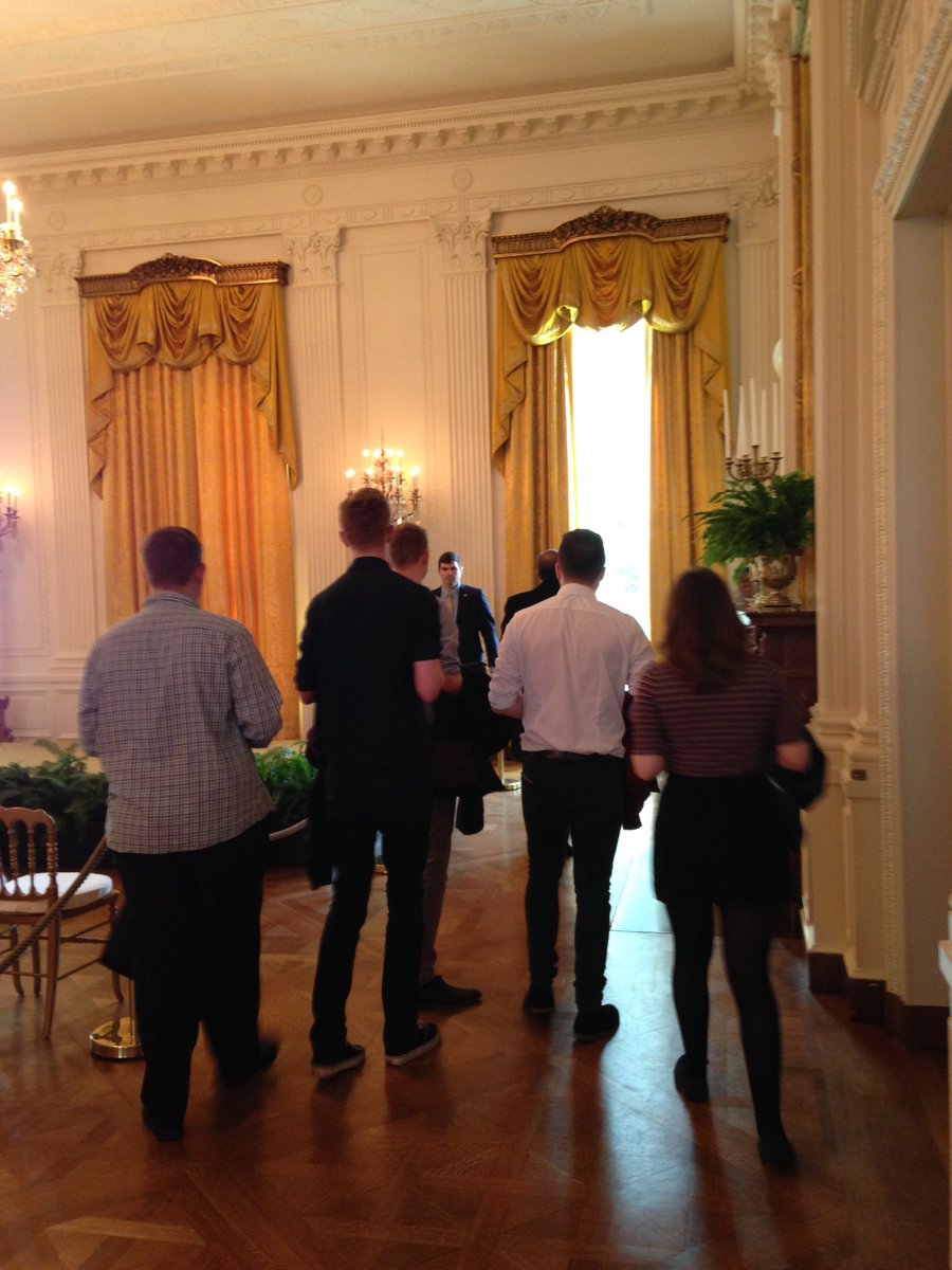 Dr_Clodagh's tweet photo. @DMUpolitics @DMUHistory @DMUBAL @DMUglobal Queuing, wandering in, leaving the White House. #itsfancy https://t.co/BJ4bqSvs2b