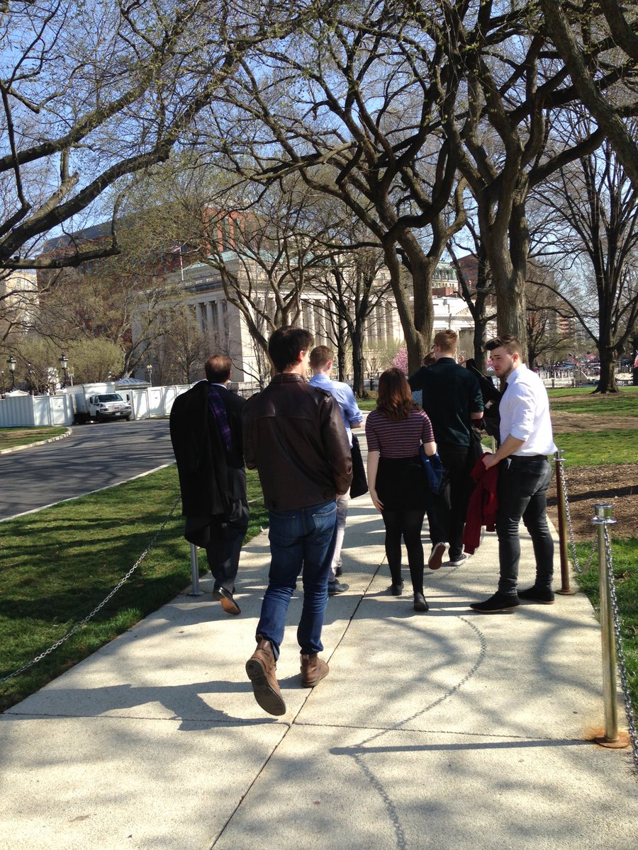 Dr_Clodagh's tweet photo. @DMUpolitics @DMUHistory @DMUBAL @DMUglobal Queuing, wandering in, leaving the White House. #itsfancy https://t.co/BJ4bqSvs2b