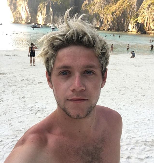 niallspeasant's tweet photo. SO BLESSED https://t.co/CsePg7QfrI