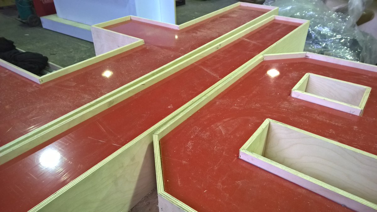 SplinterScenery's tweet image. It has been great working on the upcoming show #TheSignoftheTimes for @WiganLittleThtr #theatre #curtainup