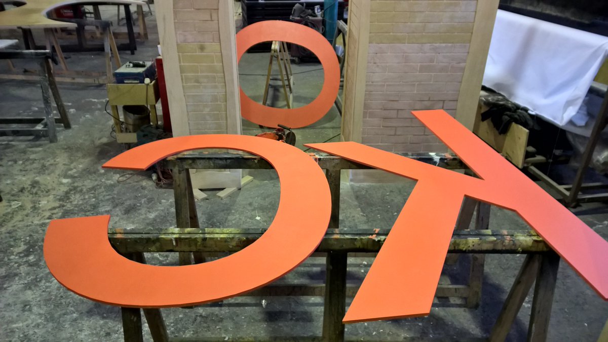 SplinterScenery's tweet image. It has been great working on the upcoming show #TheSignoftheTimes for @WiganLittleThtr #theatre #curtainup