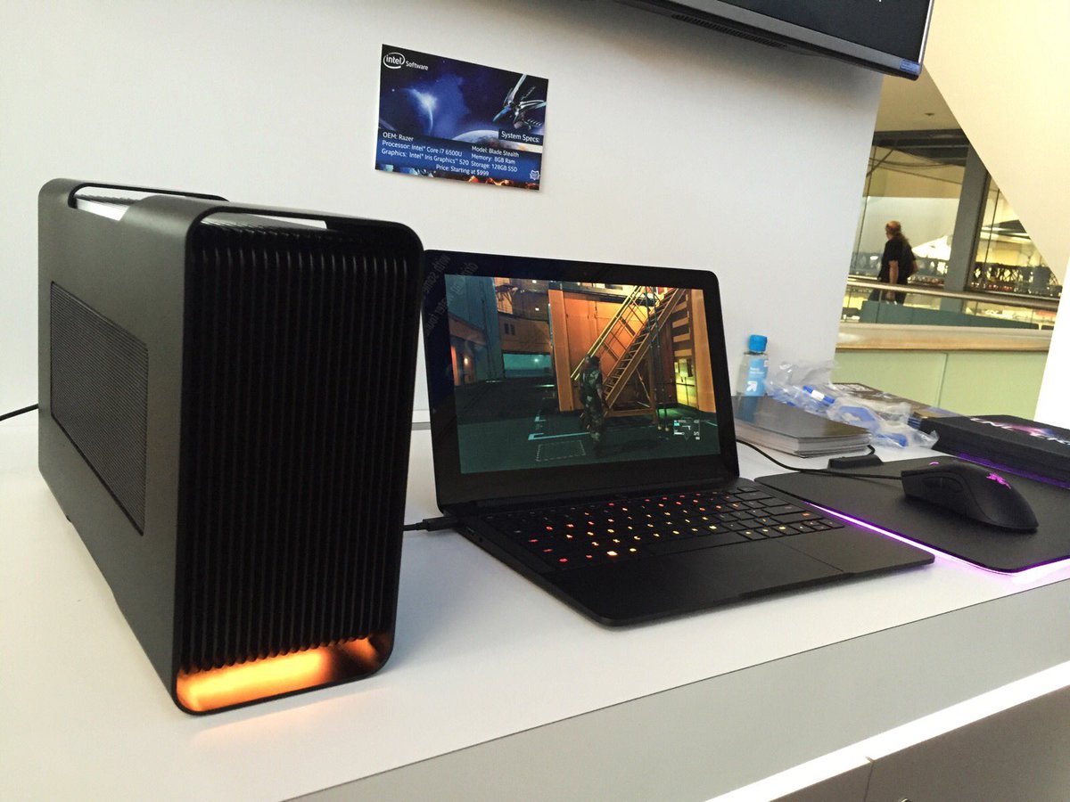 Razer's tweet photo. Blade Stealth + Core = 😍

Check them both out at the @intel booth.
#RazerGDC https://t.co/GV8nwnluXV