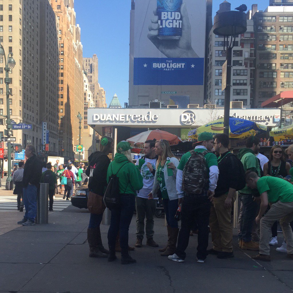 Derryest's tweet photo. The patty's day crowds are beginning to form. https://t.co/Bf6zbmNVZn